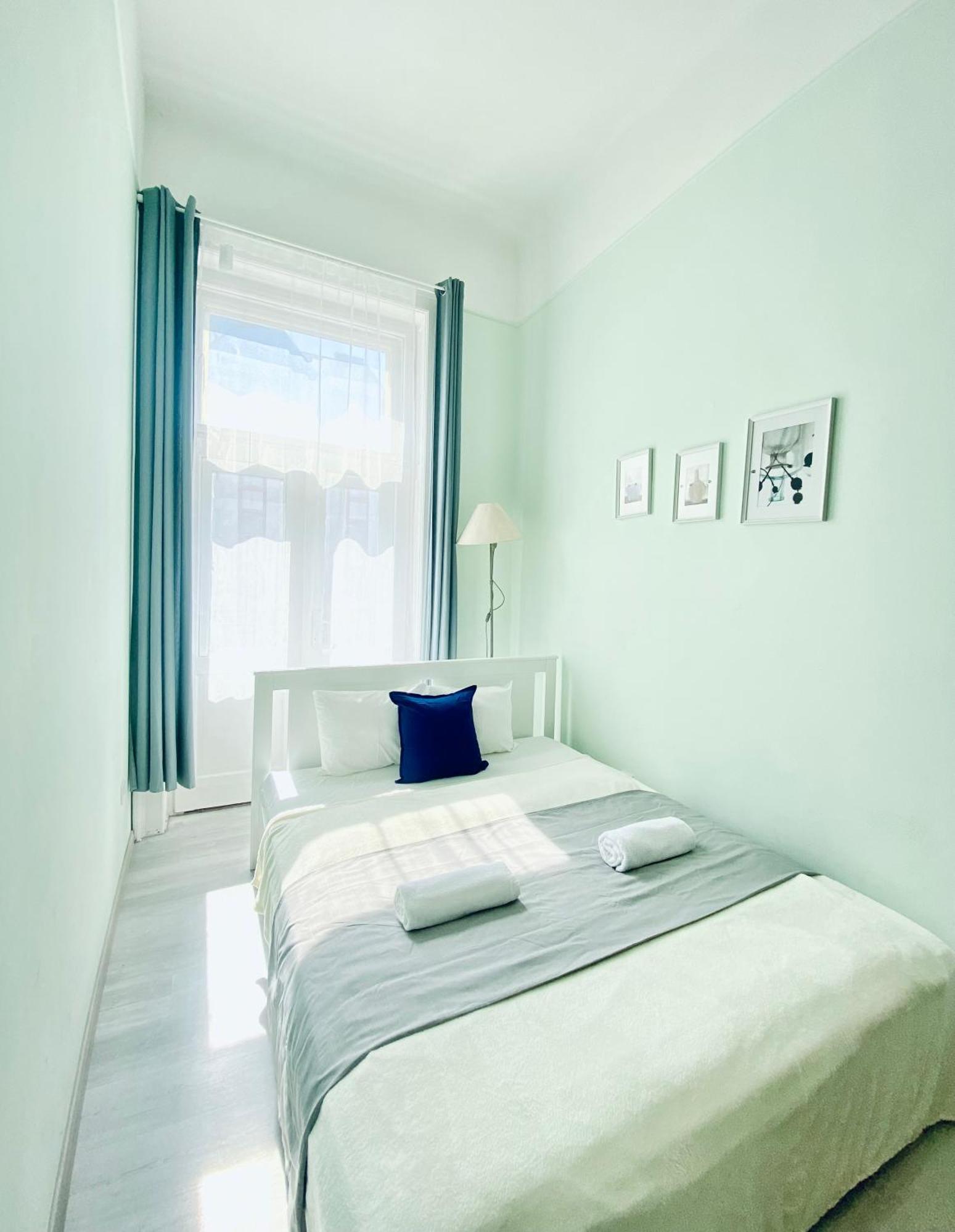 Baross Apartment With Convenience And Style Budapest Eksteriør billede
