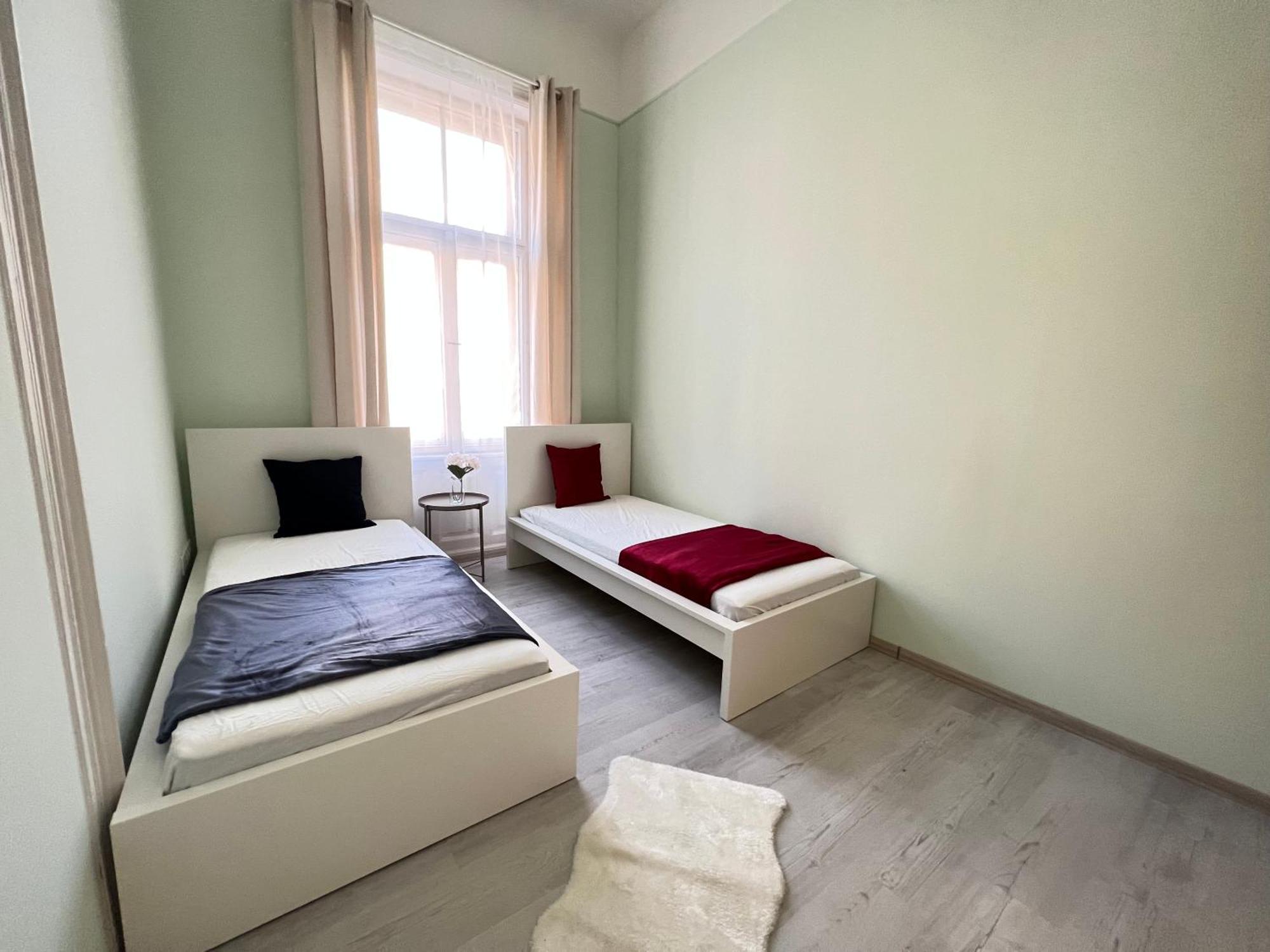 Baross Apartment With Convenience And Style Budapest Eksteriør billede