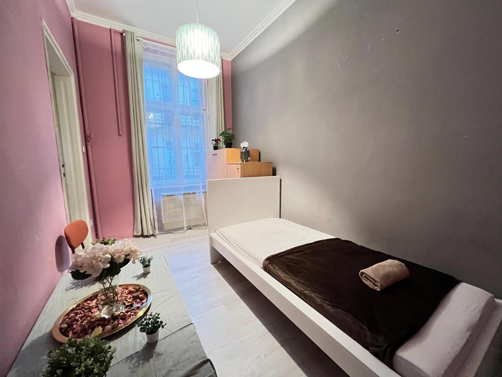Baross Apartment With Convenience And Style Budapest Eksteriør billede
