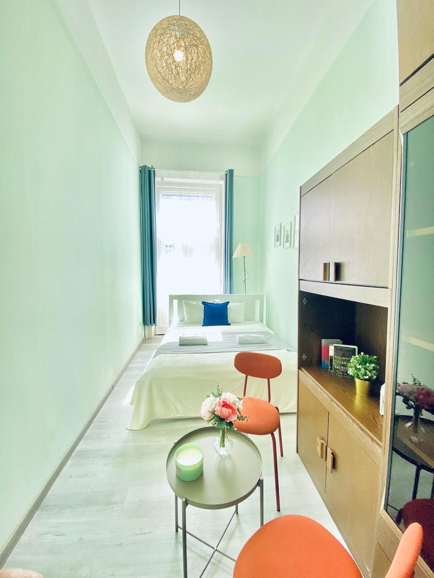 Baross Apartment With Convenience And Style Budapest Eksteriør billede